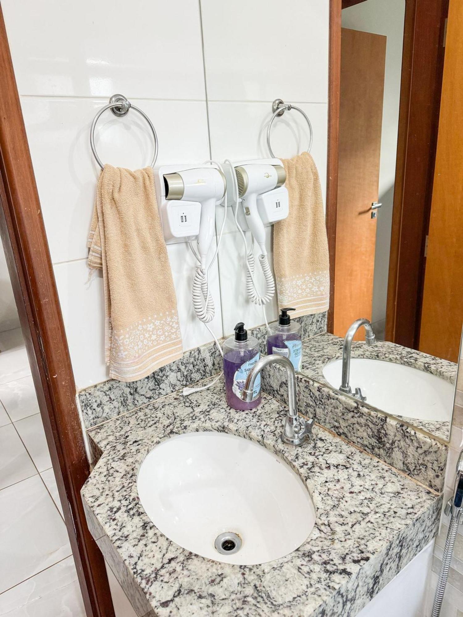 207- Apartamento De 2 Quartos No Alto Caicaras Patos de Minas Kültér fotó
